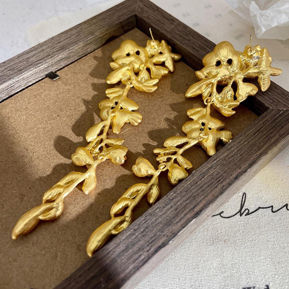 Преувеличенные серьги с золотым цветком, женские ретро-серьги среднего возраста, длинные серьги