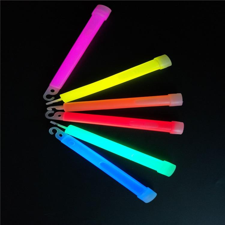 6-дюймовый светящийся браслет для выживания при землетрясении: Аварийный светящийся стержень в индивидуальной упаковке