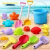 Детский пляжный набор игрушек: Машинка, ведро, лопата, песочные часы и песочные инструменты для игр с водой и песком.