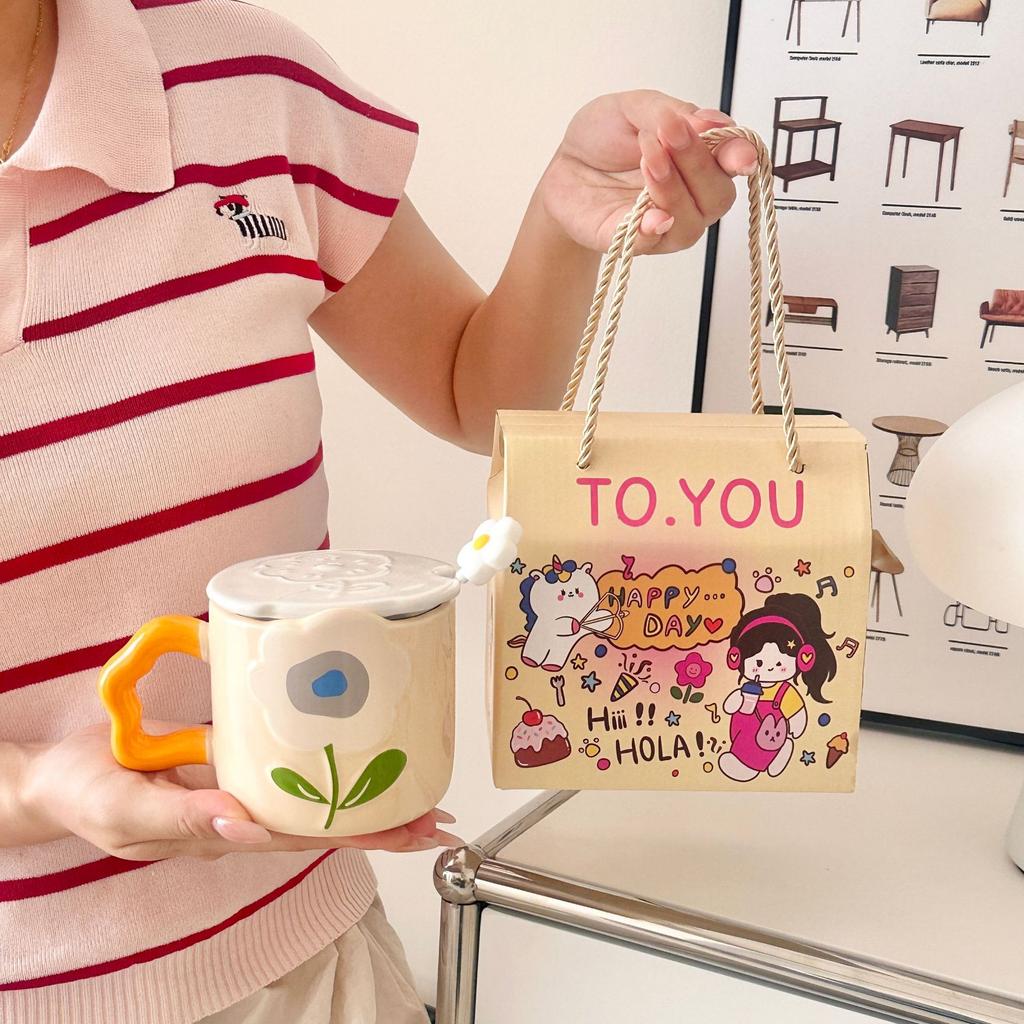 Керамическая кружка-стакан «Тюльпан» с крышкой, подарок для подруги, учителя на день рождения, практичный сувенир