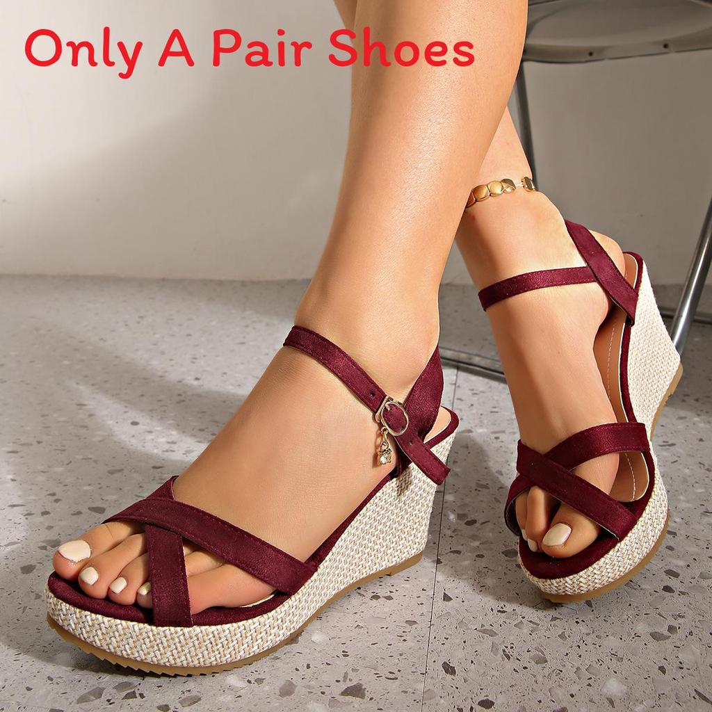 Summer Cross Strap Sandals For Women With Rubber Sole And Pu Upper For Casual Beach Wear