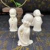 Имитация слоновой кости Милые статуэтки и фигурки маленьких монахов Дом Комната Офис Автомобиль Богатство Удача Фэн-шуй Декор Фигурка персонажа