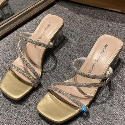 Мягкая кожа кристалл толстый каблук сандалии женские интернет-знаменитость высокие каблуки две шлепанки стразы фея ветер носить дезодорант лето новый