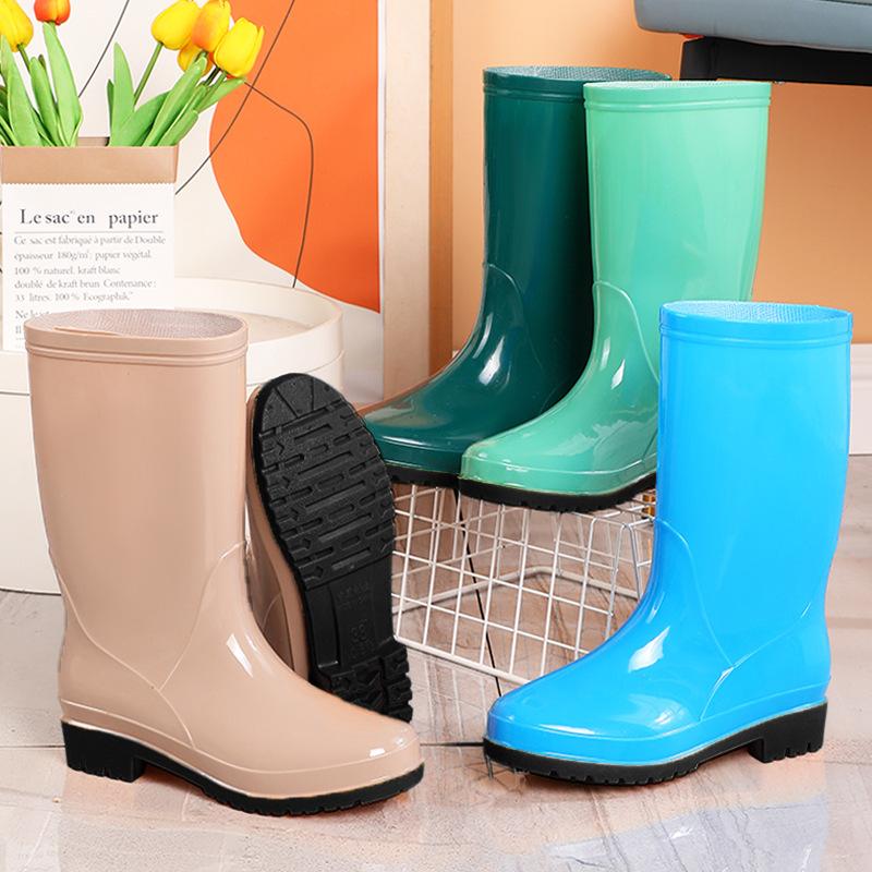 High tube agricultural women's rain shoes medium tube beef tendon sole wear-resistant long tube rain boots kitchen oil-proof acid and alkali-resistant