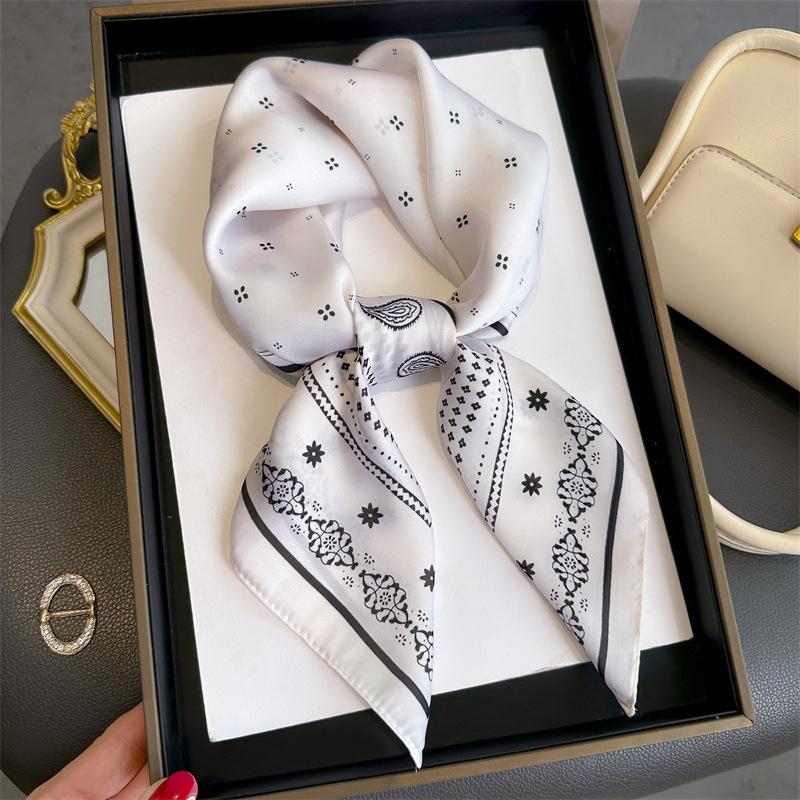 70 * 70cm New Silk Small Square Scarf For Women'S Neck Protection Professional Scarf Versatile Hair Tie Headscarf Scarf