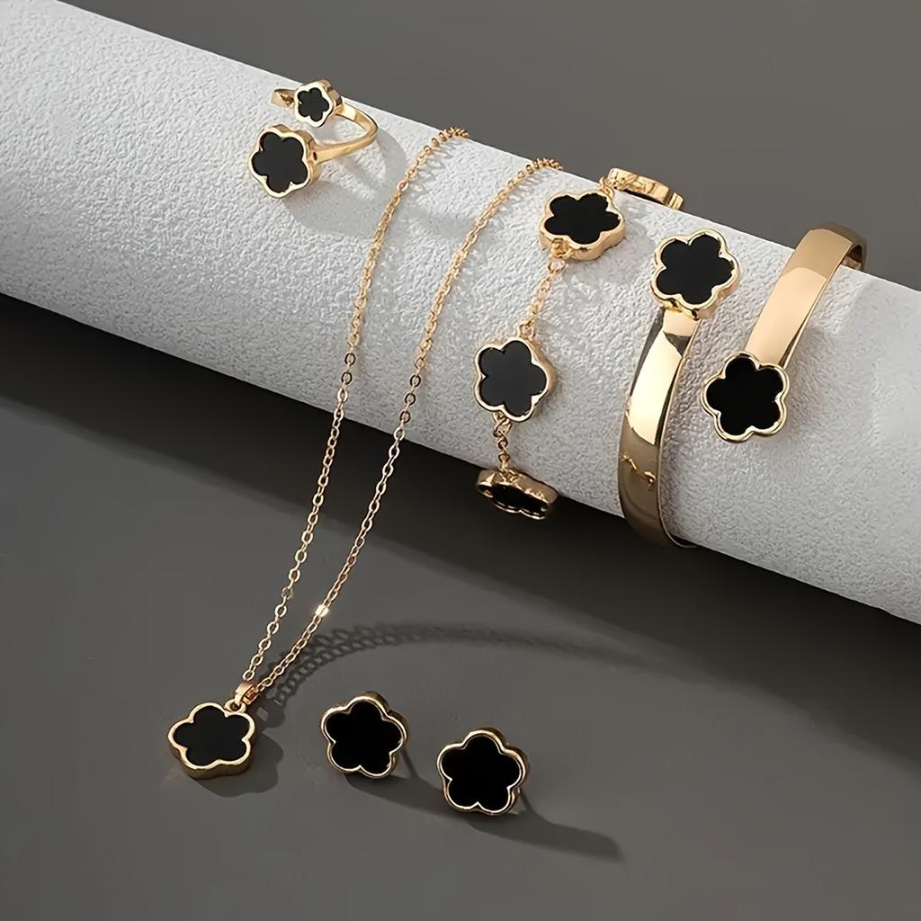 Elegant 5-piece Lucky Clover Jewelry Set - Necklace, Earrings, Ring, Bracelet, and Bangle - Zinc Alloy, Perfect for a Casual Outfit or As a Gift!