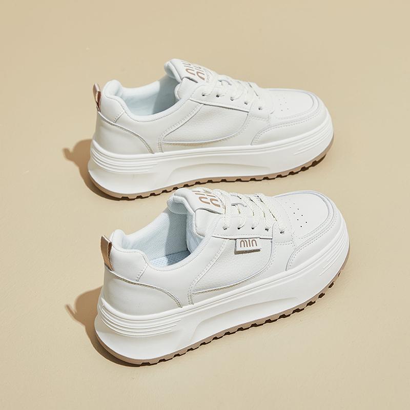 Мода 2024 Трендовые женские легкие спортивные туфли Женские вулканизированные туфли на плоской подошве Модная и удобная спортивная обувь