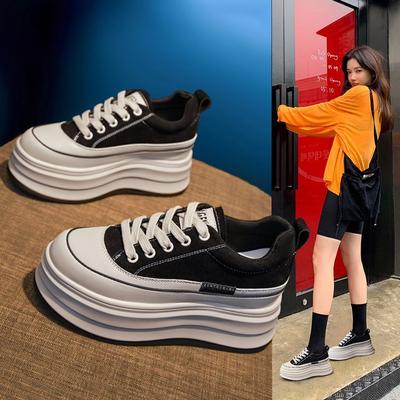 Маленькие белые туфли женские осенние универсальные 2025 новые туфли на платформе супер огонь 10 см толстая подошва с внутренней танкеткой женские туфли