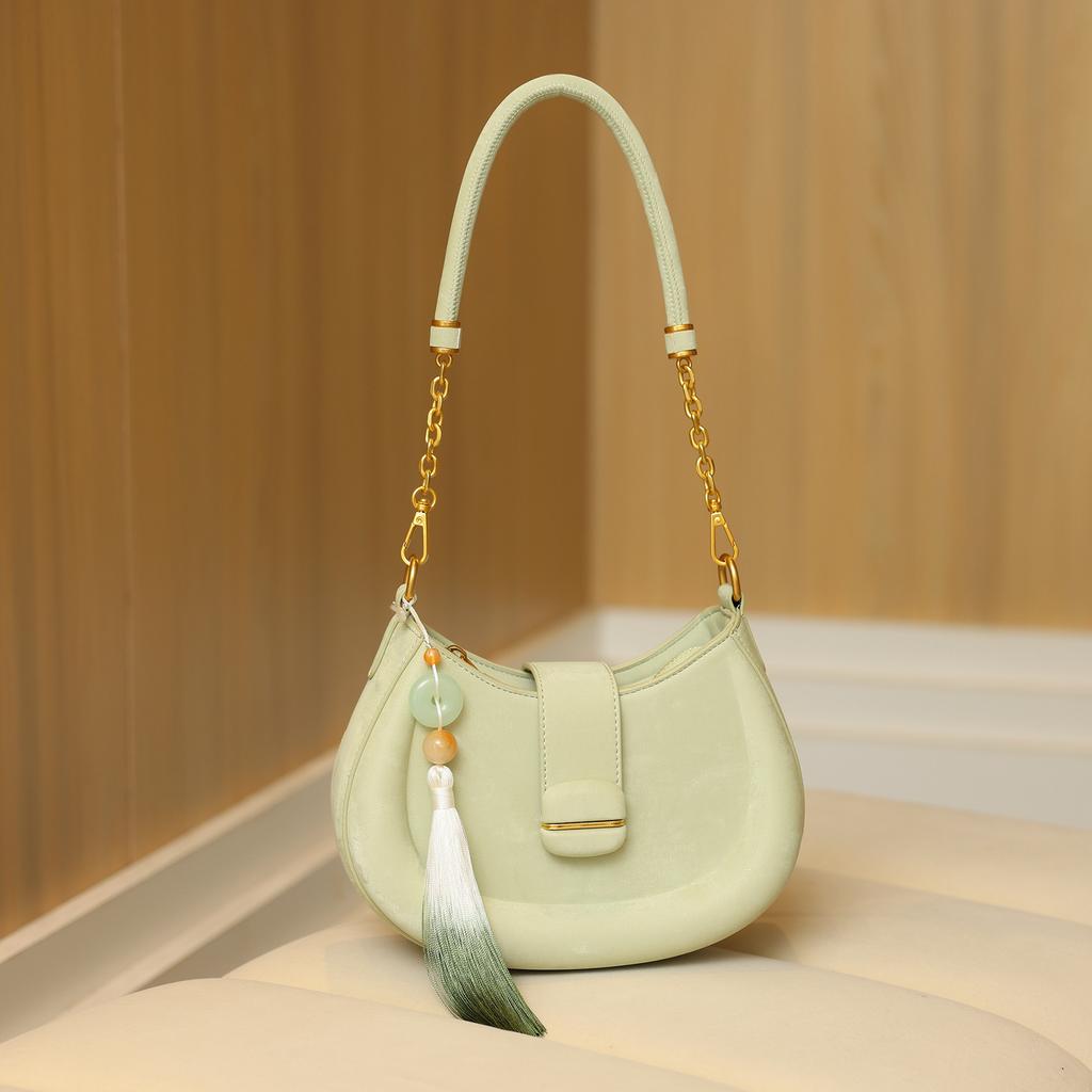 New Chinese-style armpit bag 2024 summer new model, simple velvet baguette bag for commuting, single shoulder crossbody women's bag