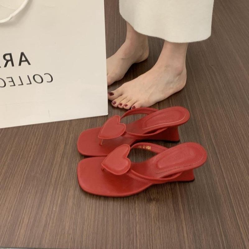 Мода Мода Темперамент Клиновидные шлепанцы Женская одежда 2025 Новые Летние Сто с толстой подошвой Увеличивающие Пальцевые сандалии