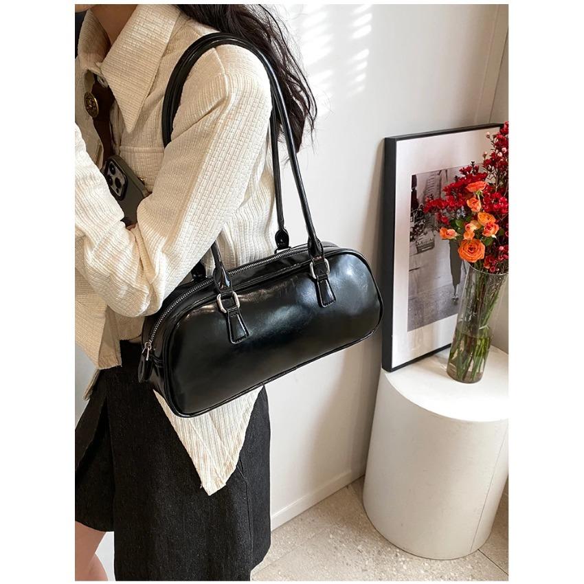 Retro Commuter Shoulder Bag Women's New High Quality Soft Leather Underarm Bags Elegant Red Bride Bag Wedding Handbags
