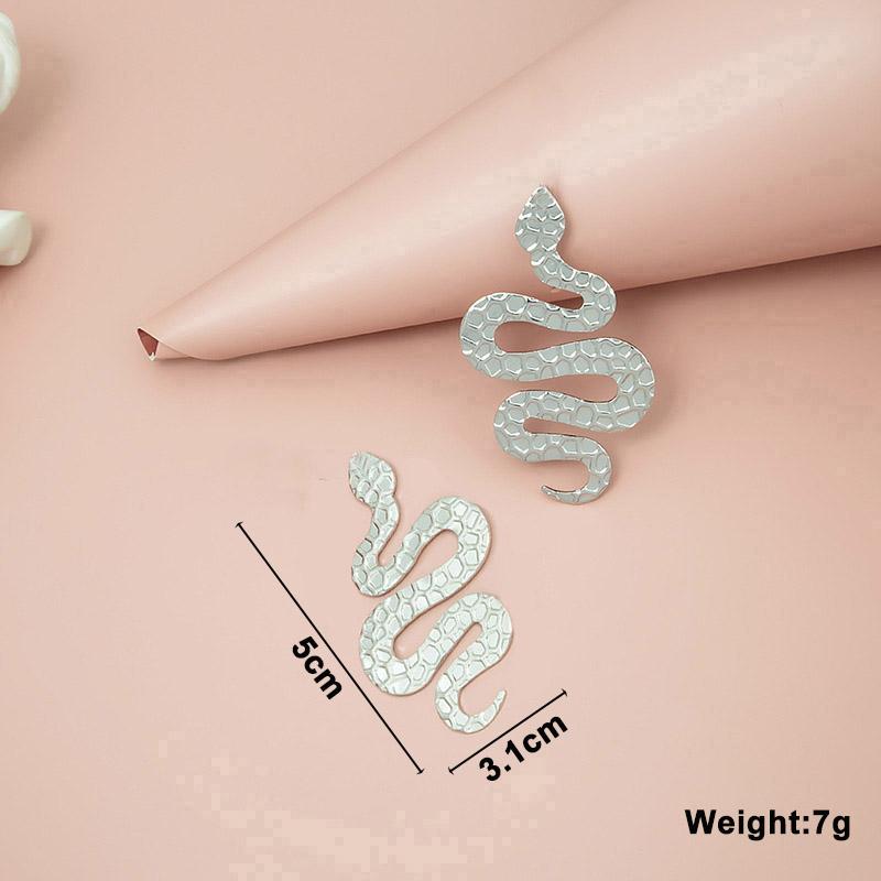 Exaggerated Twist Metal Dangle Earrings for Women Gold Punk Female Hanging Earrings Boho Geometry Ear Jewelry