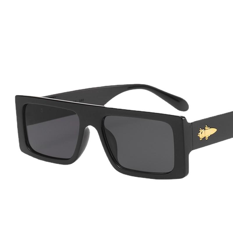 Women's Retro Rectangular Sunglasses Luxury Fashion Black Eyewear Metal Hinge UV400 Protection