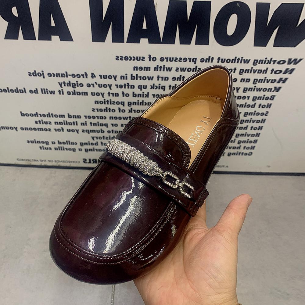 Модные женские лоферы Большого размера Повседневная женская обувь Женская обувь на плоской подошве Дизайнерские женские мюли Обувь из лакированной кожи со стразами