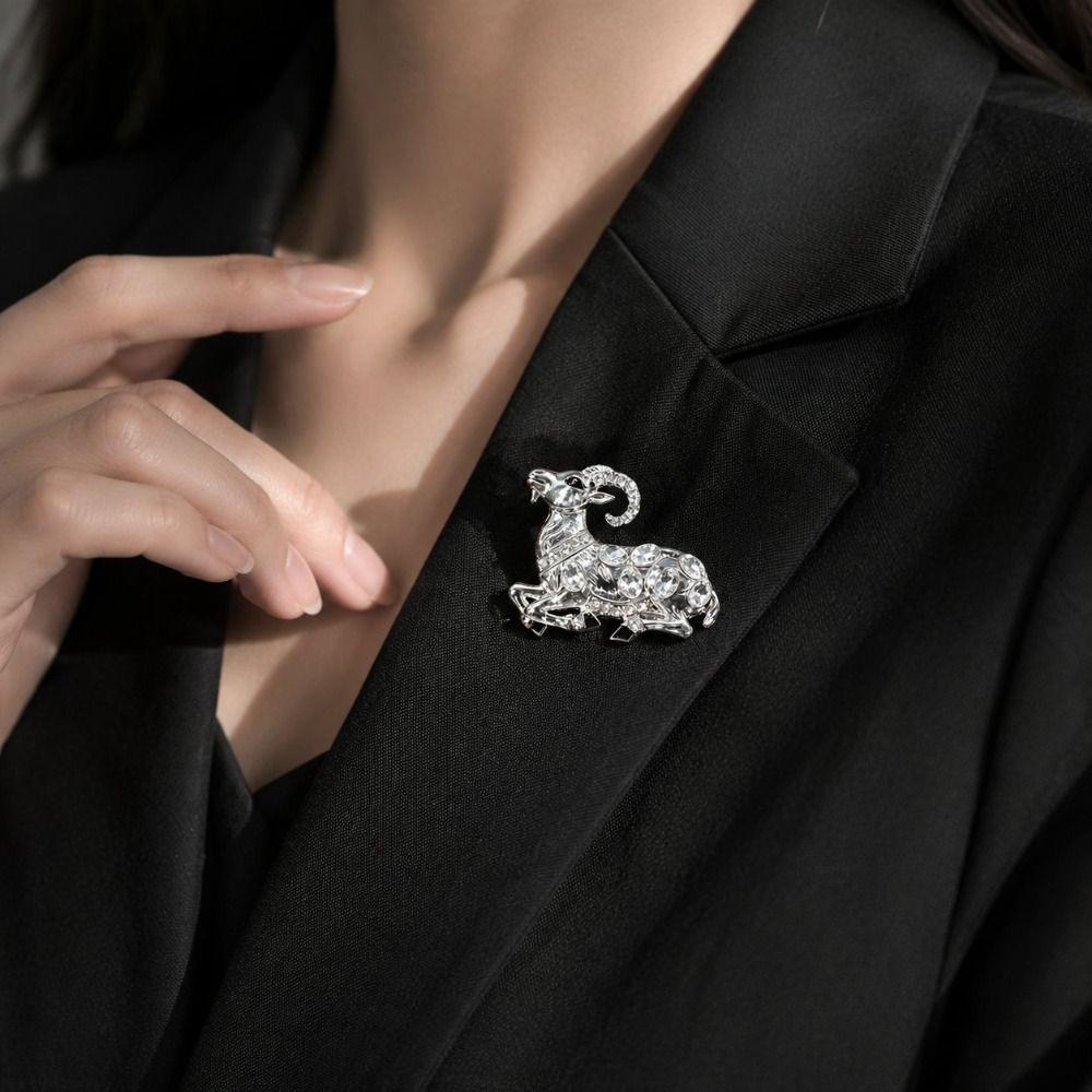 Zinc Zinc Alloy Rhinestone Lapel Pin Animal Goat Sheep Metal Badge Cute Sheep Brooch Jacket Accessory