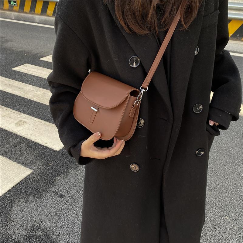 Fashion Women Crossbody Saddle Bag PU Leather Small Handbags Purses Retro Semicircle Designer Messenger Bags Female Clutch Tote