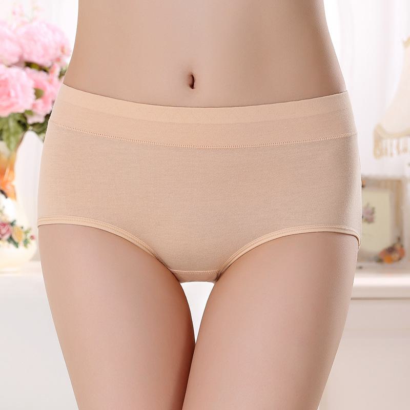 Women's Seamless Cotton Panties - Mid-Waist Solid Color Briefs for Autumn and Winter