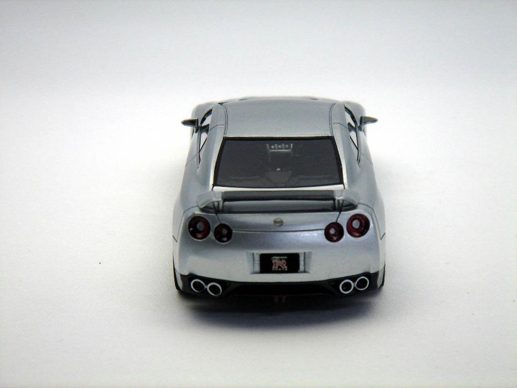 Юбилейная смоляная миниатюрная модель автомобиля Nissan Готовое изделие 1/43 GT-R Прототип/Серебристый