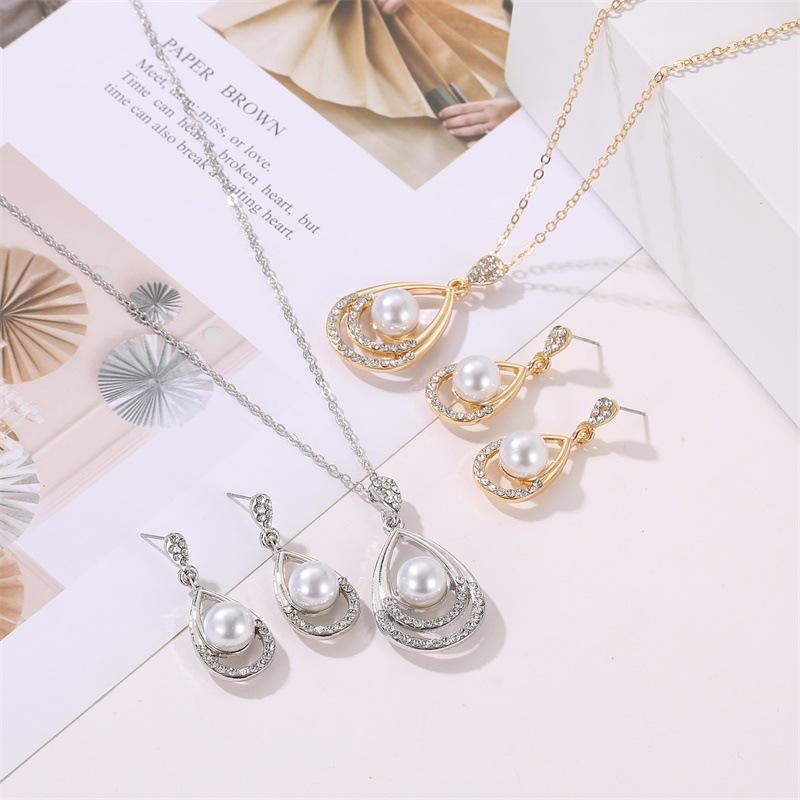 Elegant Pearl Teardrop Necklace & Stud Earrings Set for Bridal