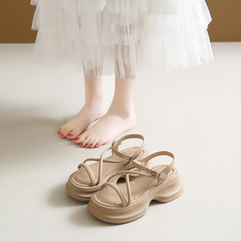 Французские ретро премиум сандалии женские лето 2024 новые однословная пряжка с платформой римские туфли пляжная обувь