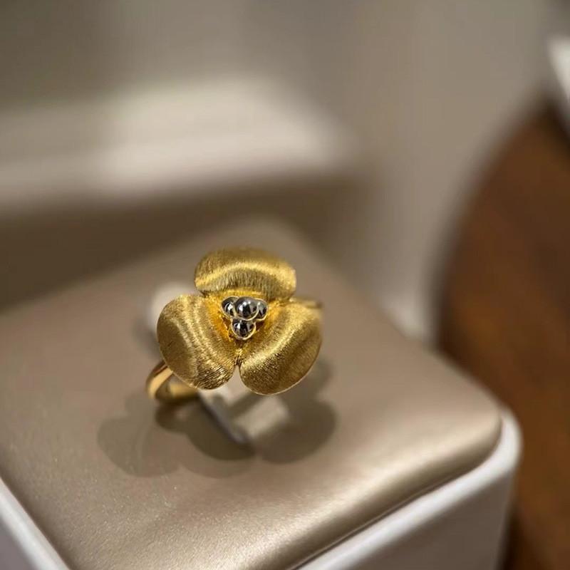 Elegant Lightweight Luxe Copper Ring With Unique Geometry And Glittering Details