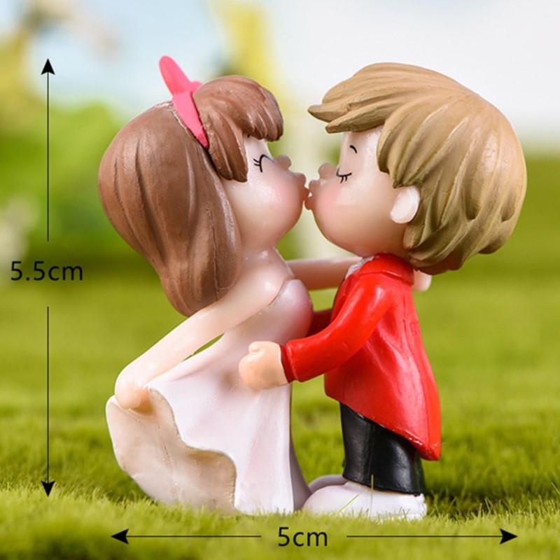 Sweety Lover Couple Chair Figurines Miniatures Fairy Garden Home Decor Desk Garden Decorative Craft Resin Craft Scene Decoration
