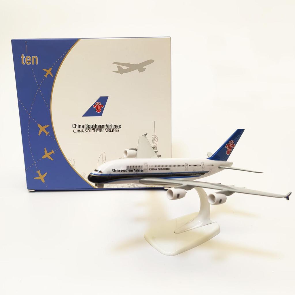 Модели из сплава президентских самолетов: ATR FK50, C919, A350, B747, A320, A330, A380