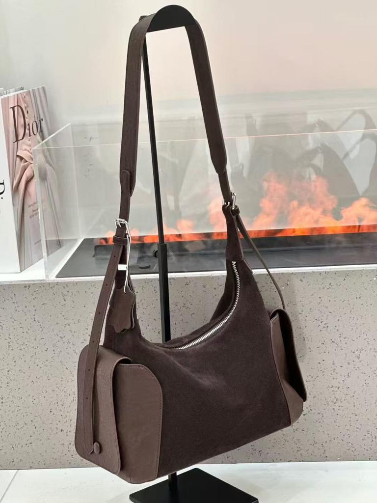 2025 Early New High-quality One-shoulder Cross-body Hobo Star Matching All-matching Fashionable Multi-pocket Motorcycle Bag
