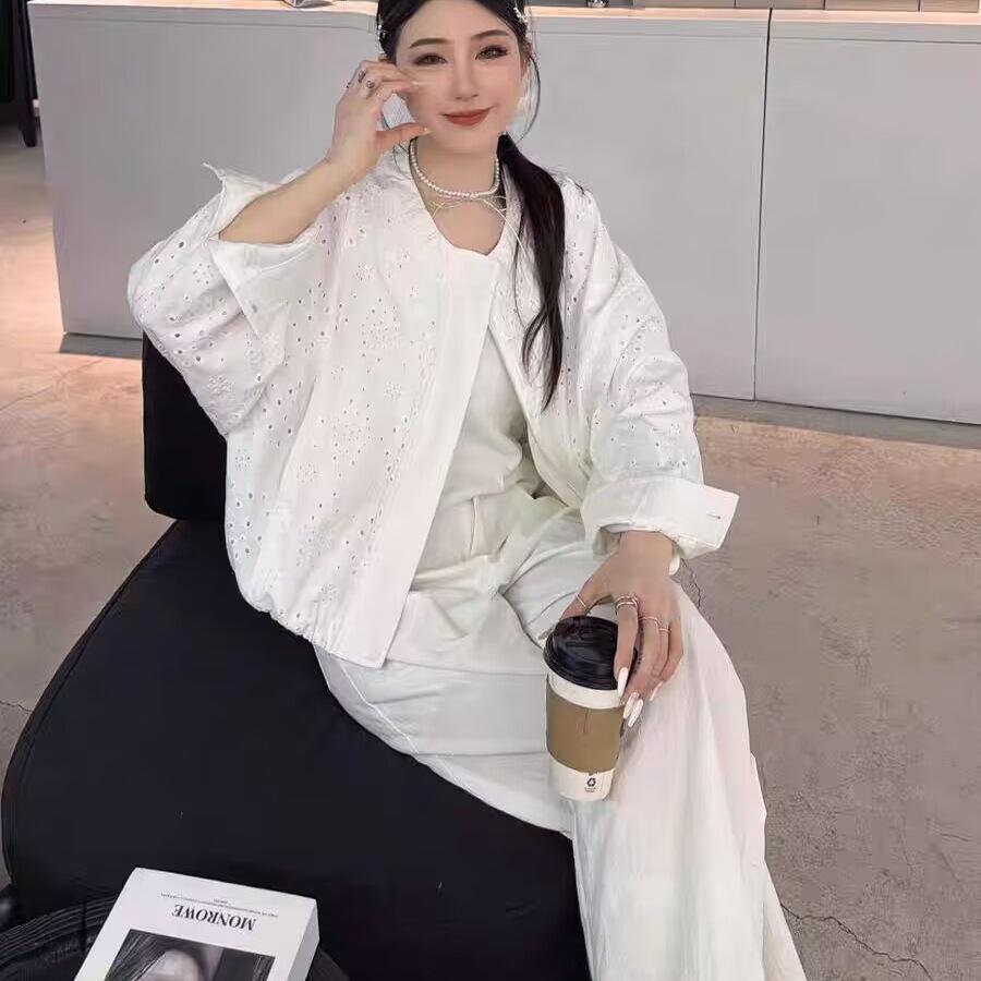 Women's Korean-Style Hollow Embroidery Spring Jacket 2025: High-End, Versatile, Slimming, Loose-Fit, Fashionable Top.