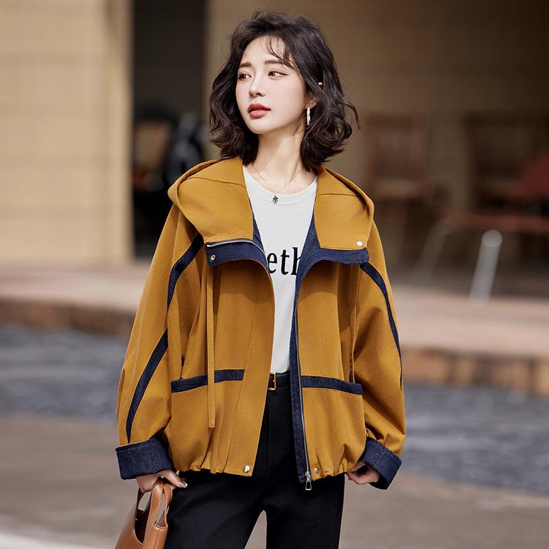 Женская хлопковая куртка твилового переплетения с капюшоном и цветными блоками GE2513, весна 2025