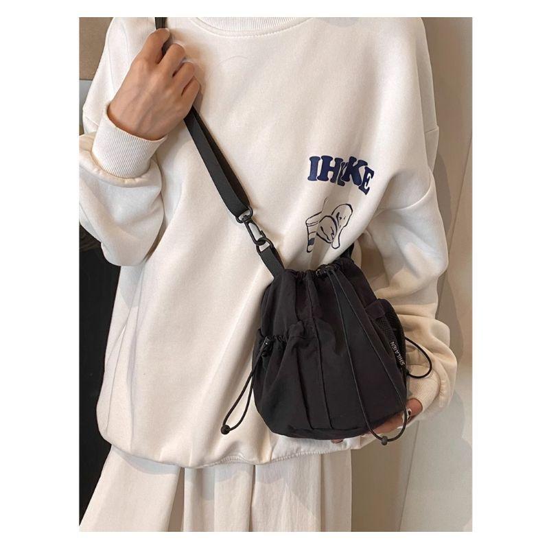 Повседневная мини-сумка кроссбоди женская нишевая легкая сумка 2025 новая сумка для мобильного телефона универсальная сумка-ведро на шнурке