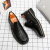 New Comfortable Daily Office Walking Shoes with a Button-up Design Soft Sole and a Fashionable Solid-colored Men's Casual Shoes