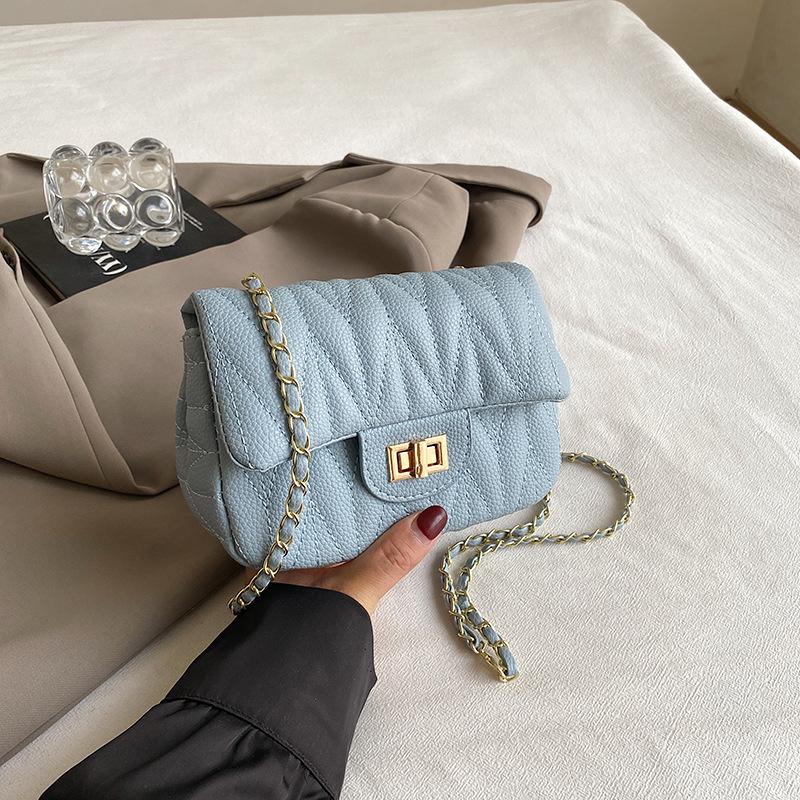 Модная сумка женская 2024 новая модная простая стильная маленькая квадратная сумка иностранный стиль простая цепочка модная сумка через плечо