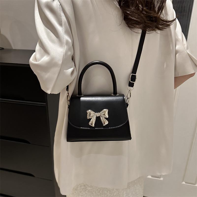 Chic Pu Leather Handbag For Women 2024 Summer Trendy Bow Detail Shoulder Bag
