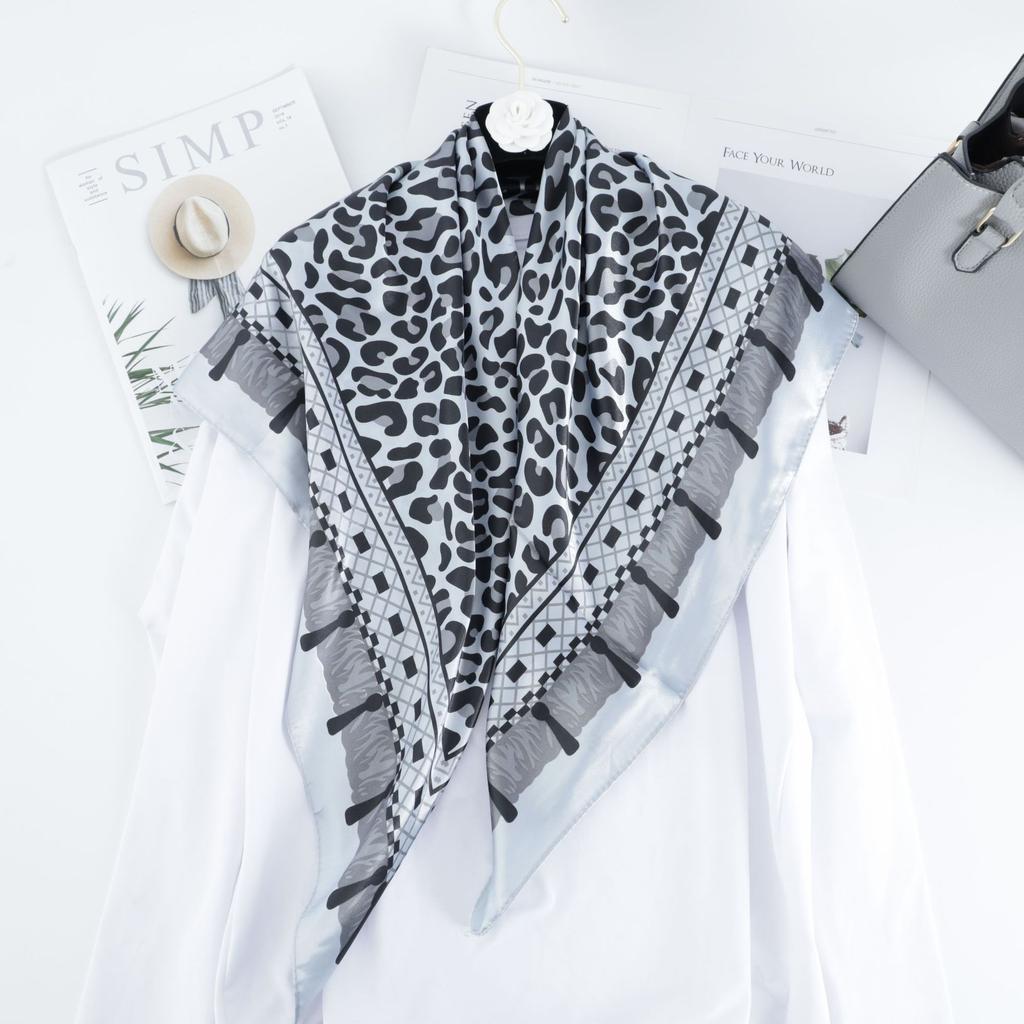 High-quality Luxurious Silk Scarves Headband Scarfs Neck Scarf For Women Chain Silk Scarf Women's Decorative Shawl