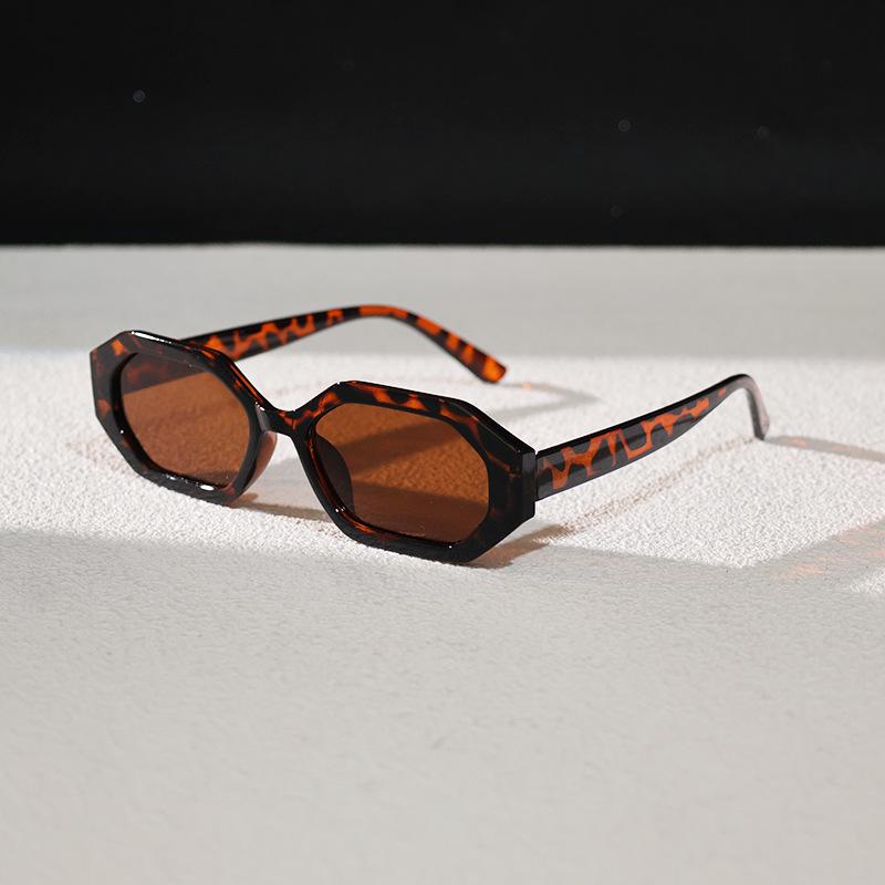 Новые солнцезащитные очки неправильной формы в маленькой оправе, модные европейские и американские пляжные очки, очки для уличной фотографии, хип-хоп солнцезащитные очки