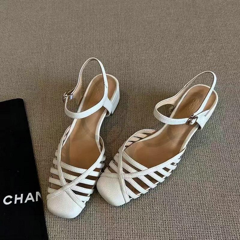 Women'S Middle Heel Sandals With A Combination Of Anti-Slip Thick And Thin Straps And A Hollowed-Out Buckle At The Back