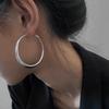 Увеличенные большие серьги-кольца для женщин. Новые высококачественные серьги с нишевым дизайном.. Серьги с иглами из серебра 925 пробы