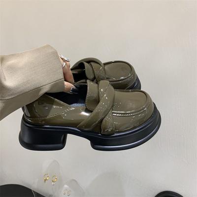 Французская платформа маленькие кожаные туфли женские осень 2025 новые ретро одинарные туфли британские лоферы-маффины на одной педали