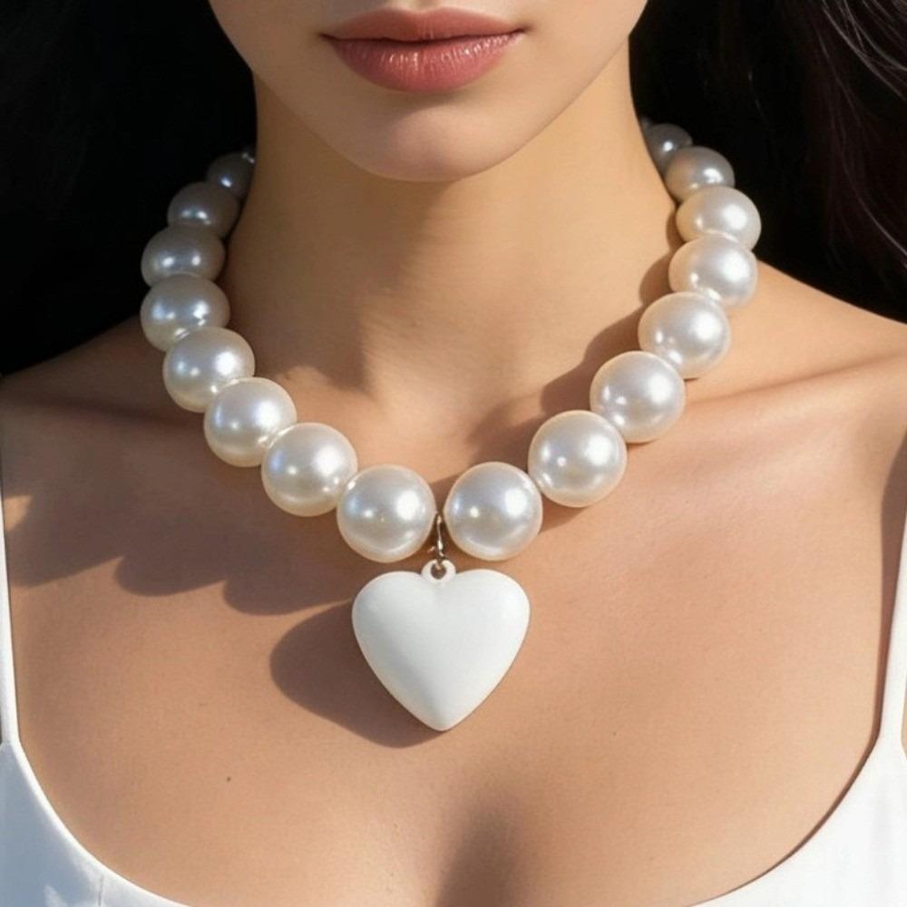Exaggerated Design Heart-shaped Pendant Necklace Metal Acrylic Round Bead Necklace For Women