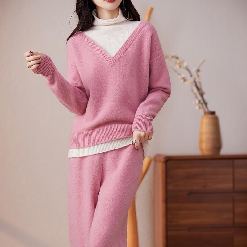 Color-Block Women's Wool Two-Piece Set: High Neck Sweater & Wide-Leg Pants with Faux Collar, Autumn/Winter 2023 Collection