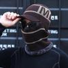 Мужская зимняя шапка с бархатной подкладкой для дополнительного тепла, защиты ушей и комфорта. Идеально подходит для активного отдыха, например, езды на велосипеде.