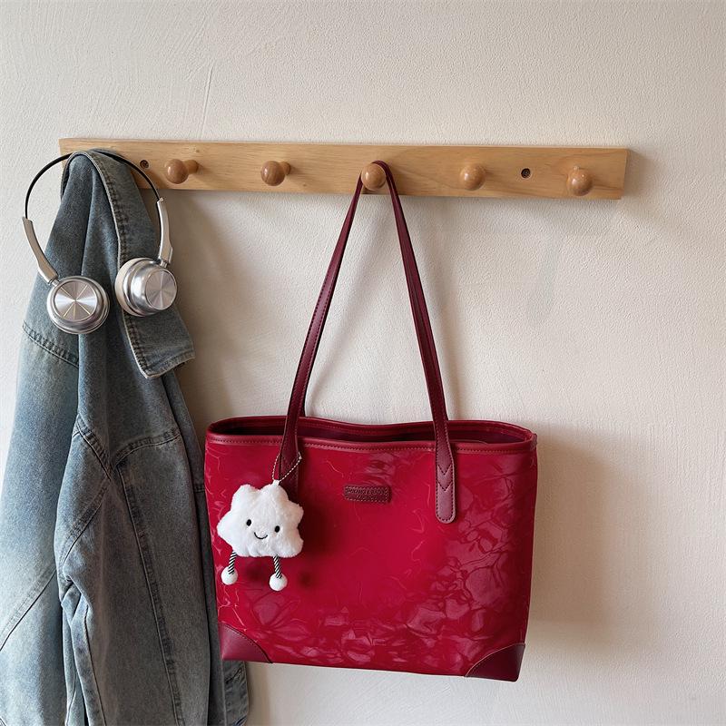 Женская сумка-тоут большой вместимости, осенняя новая модная нишевая простая рабочая сумка для поездок на работу, сумка через плечо с контрастными цветами