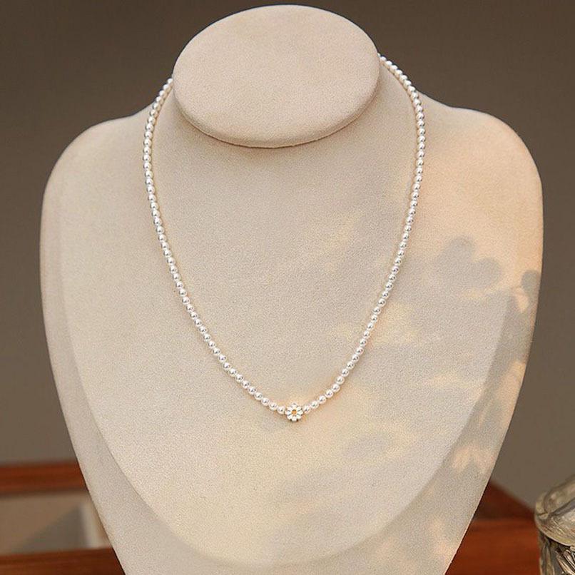 Элегантное жемчужное колье-чокер с ромашками: Высококлассный, Ультратонкий, Дизайн в стиле легкой роскоши для женщин