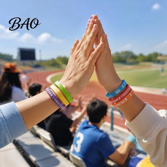 Elastic Bracelets for Student Parties 6 Pcs Welcome Back to School Bracelets, First Day of Decorative Wristbands Classroom Activities Silicone