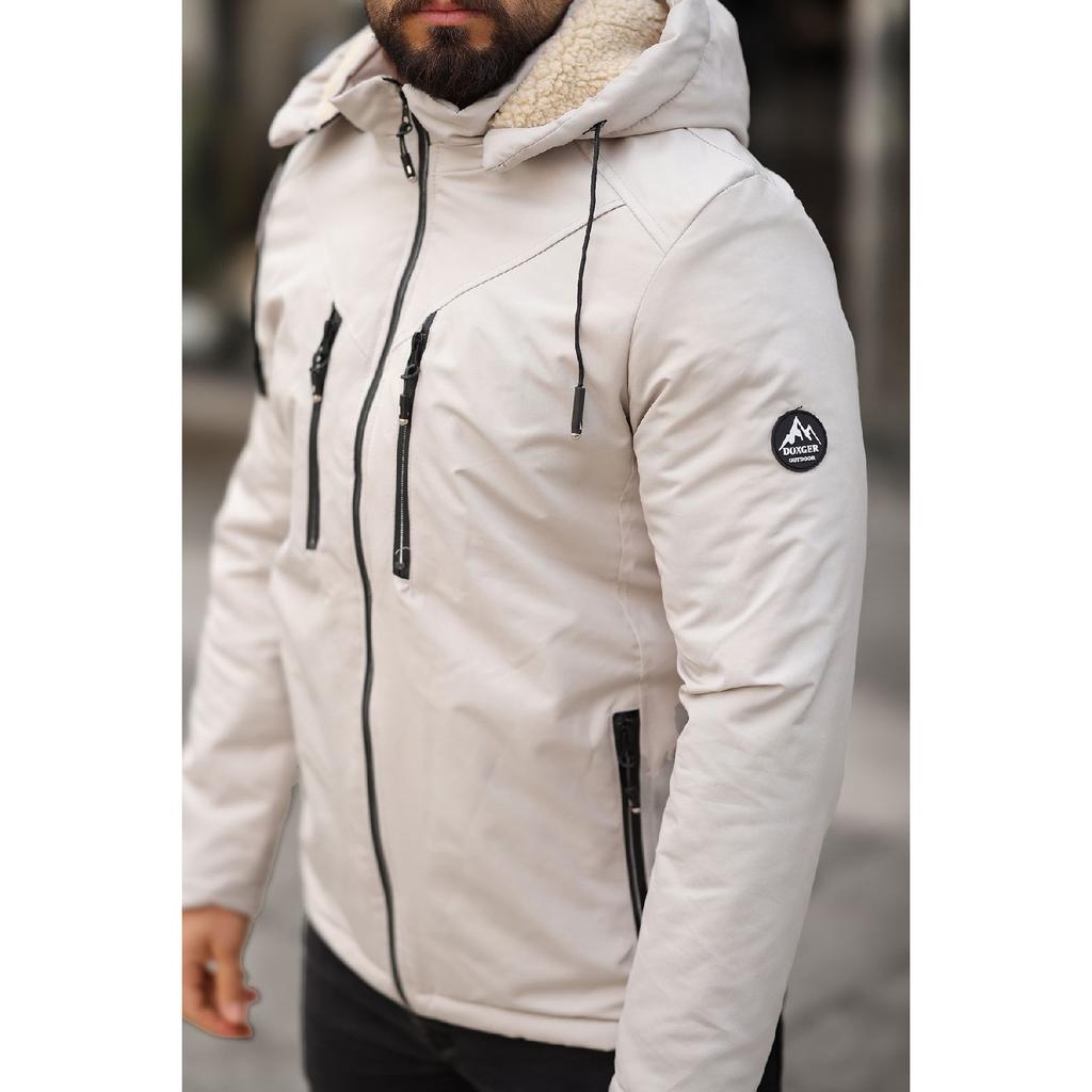 Зимнее пальто с мехом внутри и съемным капюшоном