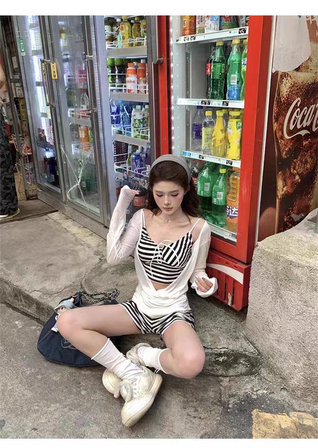 Полосатый раздельный купальник-шорты в корейском стиле для женщин - Милый и девичий купальник для отпуска