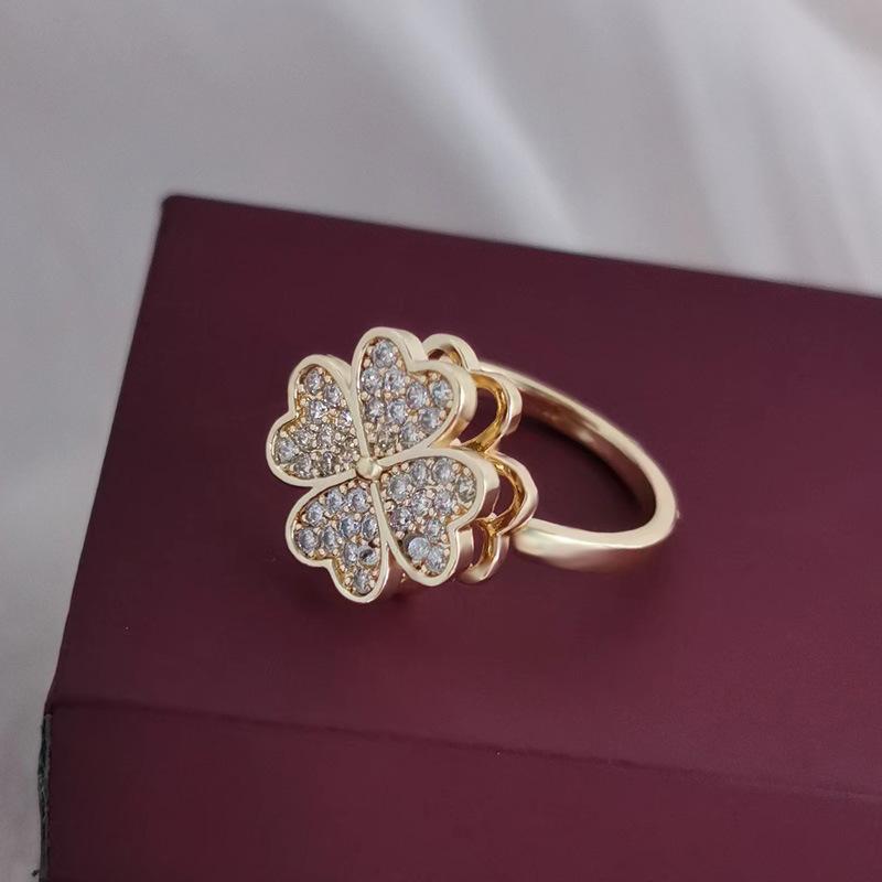 High-Grade Luxury Rotating Four-Leaf Clover Ring Female Niche Design Open Finger Ring Super Nice Girls Ring