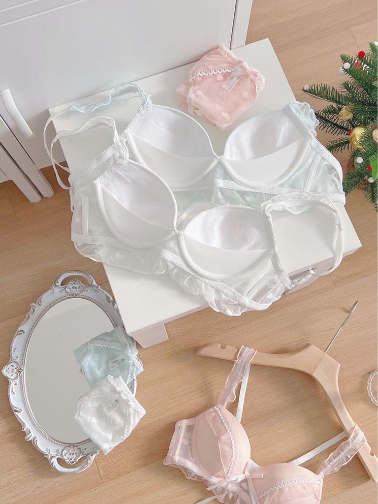 Elegant Lace Wireless Push-Up Bra: Anti-Sag, Enhances Shape