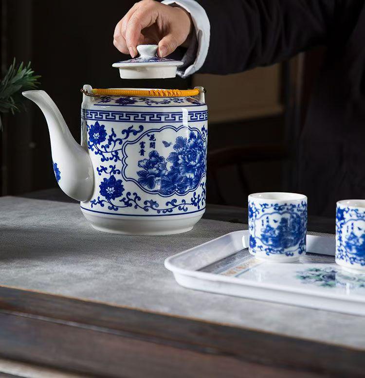 Blue & White Large Capacity Ceramic Teapot - High Temp Resistant, Retro Style, Single Large Size, Ideal for Water Brewing.